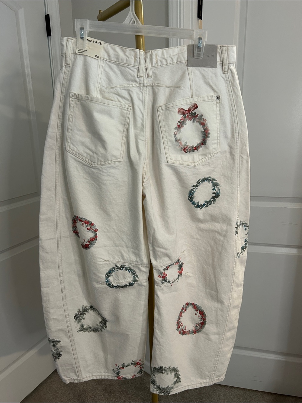 NWT We The Free Good Luck Mid Barrel Ivory Floral Wreath Jeans (small flaw) - Picture 2 of 8